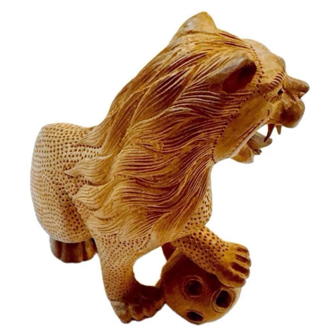 工芸品　狛犬　木製総木彫　インテリア　1点物　魔除け 縁起物 彫刻つがい　玉獅子