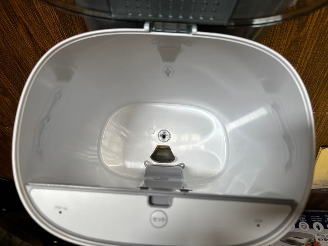 カリカリマシーンV2C/スマホ連動型自動給餌器