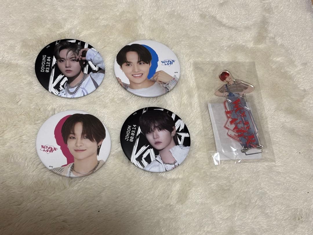 treasure グッズ　まとめ売り　２枚目うちわ