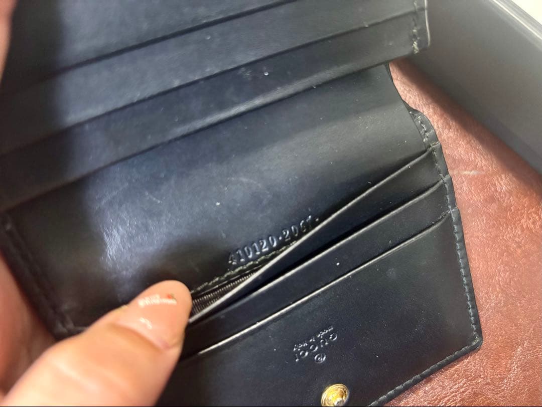 さ*ん様 即決￥20600 GUCCI 二つ折り財布 ブラック レザー