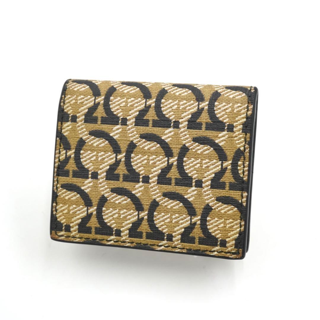 ✨未使用に近い・箱付き✨　Ferragamo ケース　ガンチーニ　刻印