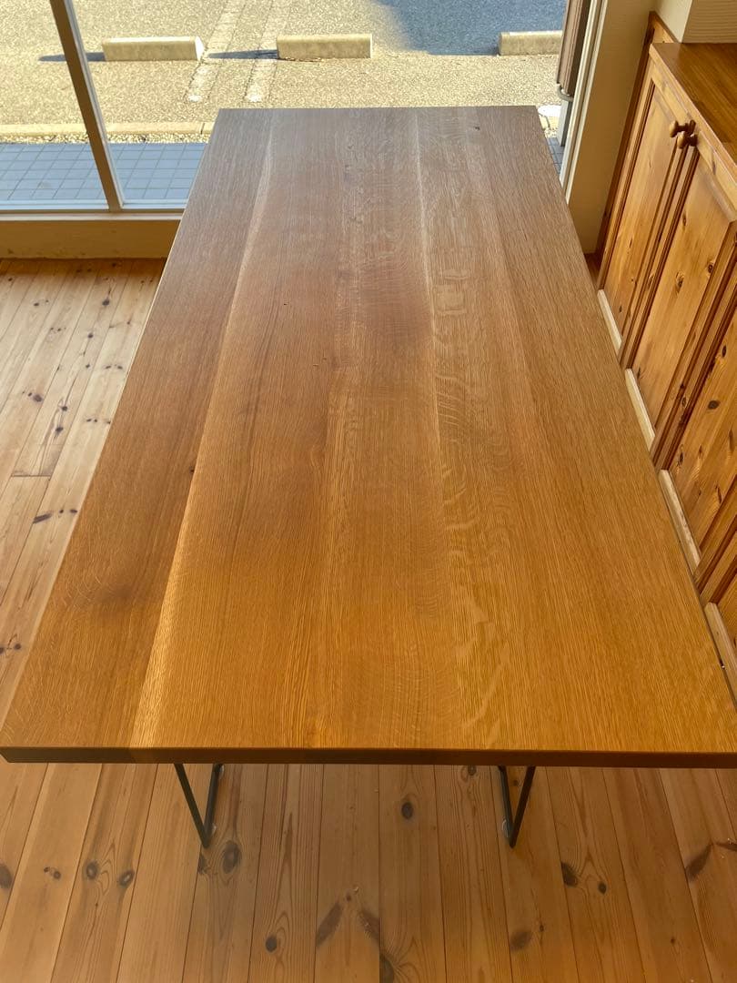 ホワイトオーク無垢板ダイニングテーブル　オイル仕上げ　アイアン脚