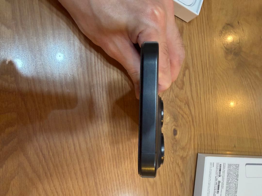 [美品] iPhone 15 Pro ブラック 256GB simフリー