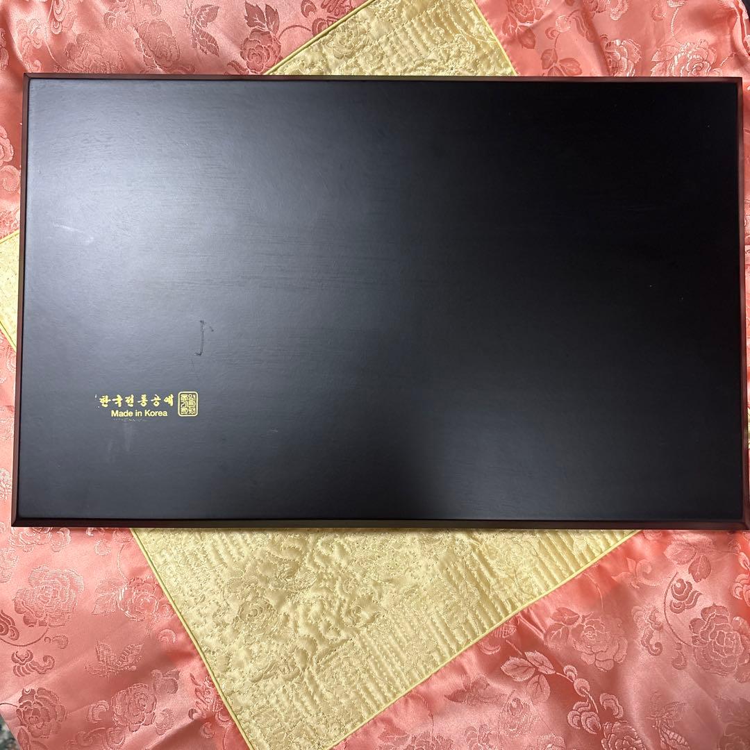 韓国螺鈿工芸品漆蝶と花のトレイ