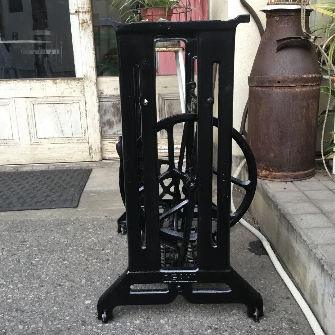 ASAHI ヴィンテージ テーブル鉄脚　アイアン　ブラック　テーブルに！