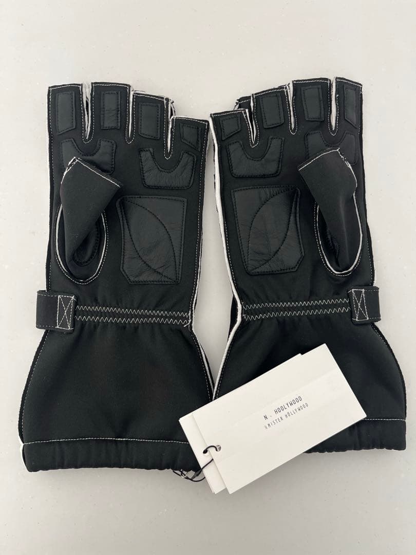 N.HOLLYWOOD グローブ