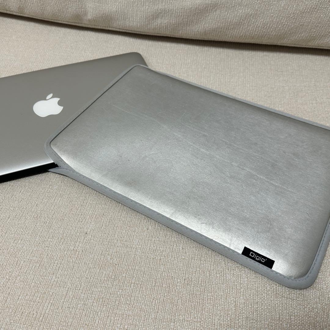 MacBook本体 MacBook Air (11-inch, Early 2014) 128GB