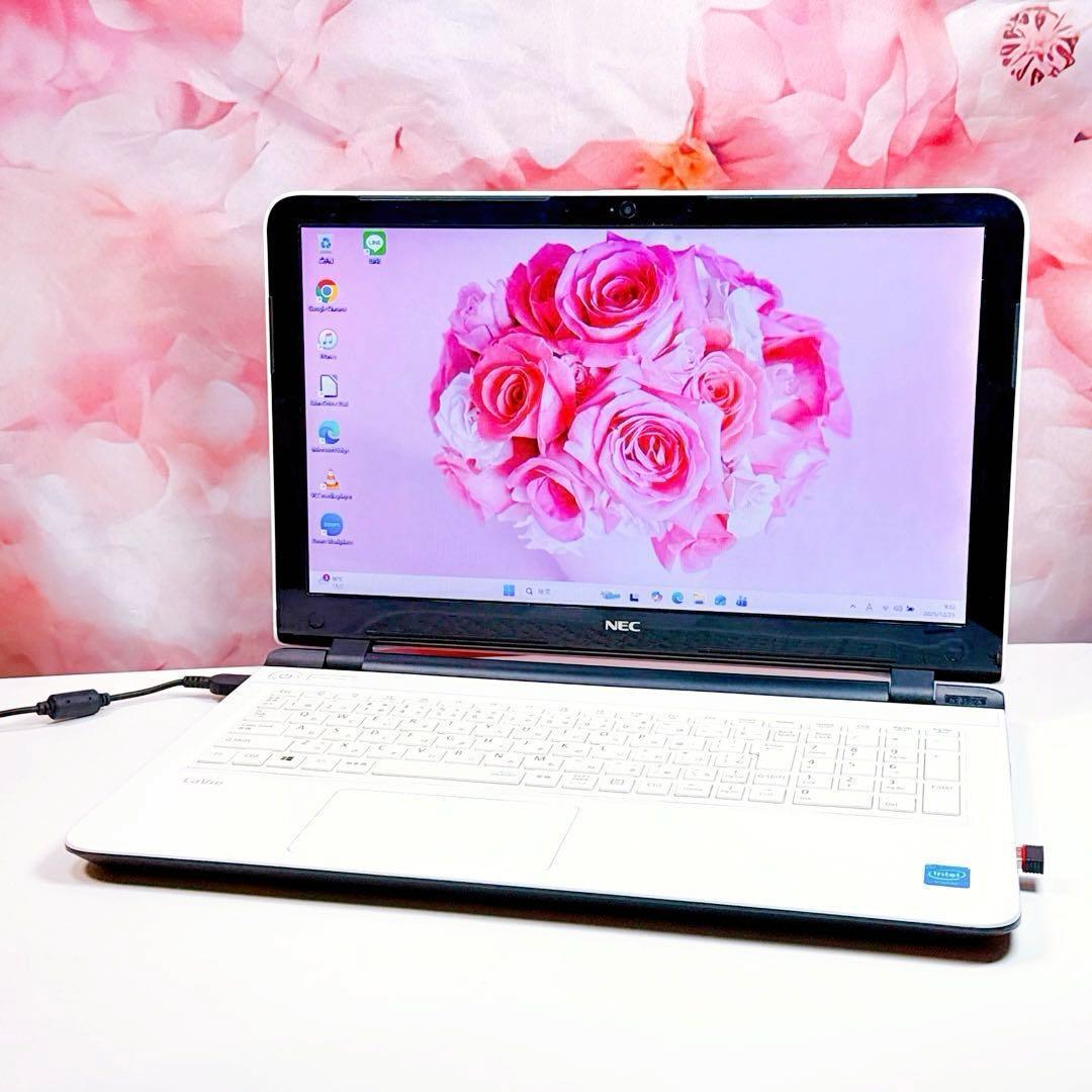 新品高速SSD✨windows11 カメラ付ノートパソコン オフィス 薄型 白