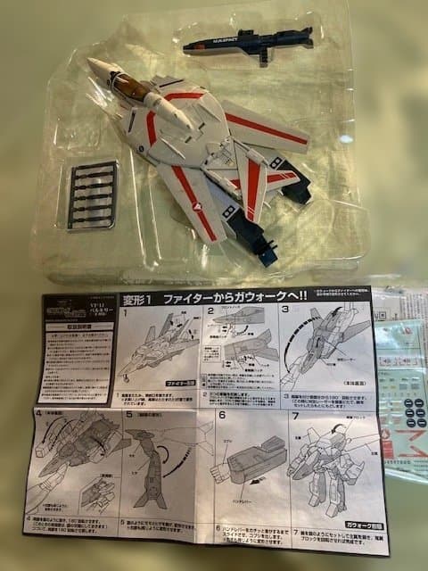 バンダイ VF-1J バルキリ-超時空要塞マクロス　未使用中古品