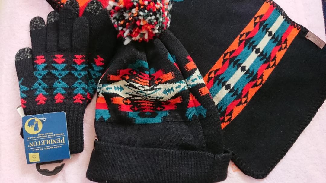 ペンドルトン　 冬物　マフラー、手袋、帽子 ３点セット