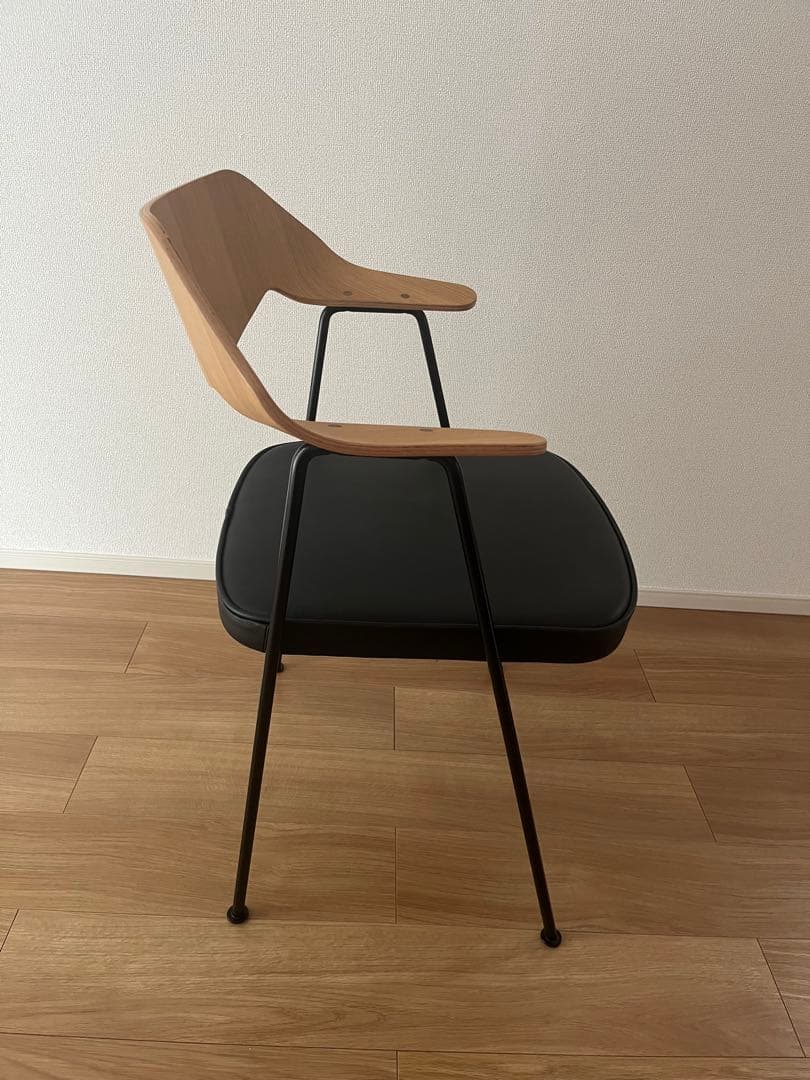 675チェア　ロビン・デイ　アクタス