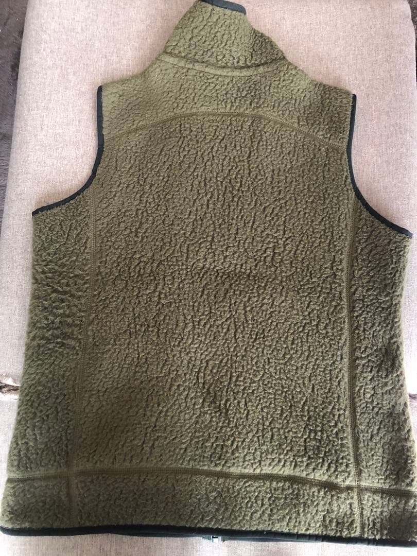 Patagonia レトロパイル　フリースベスト　カーキ