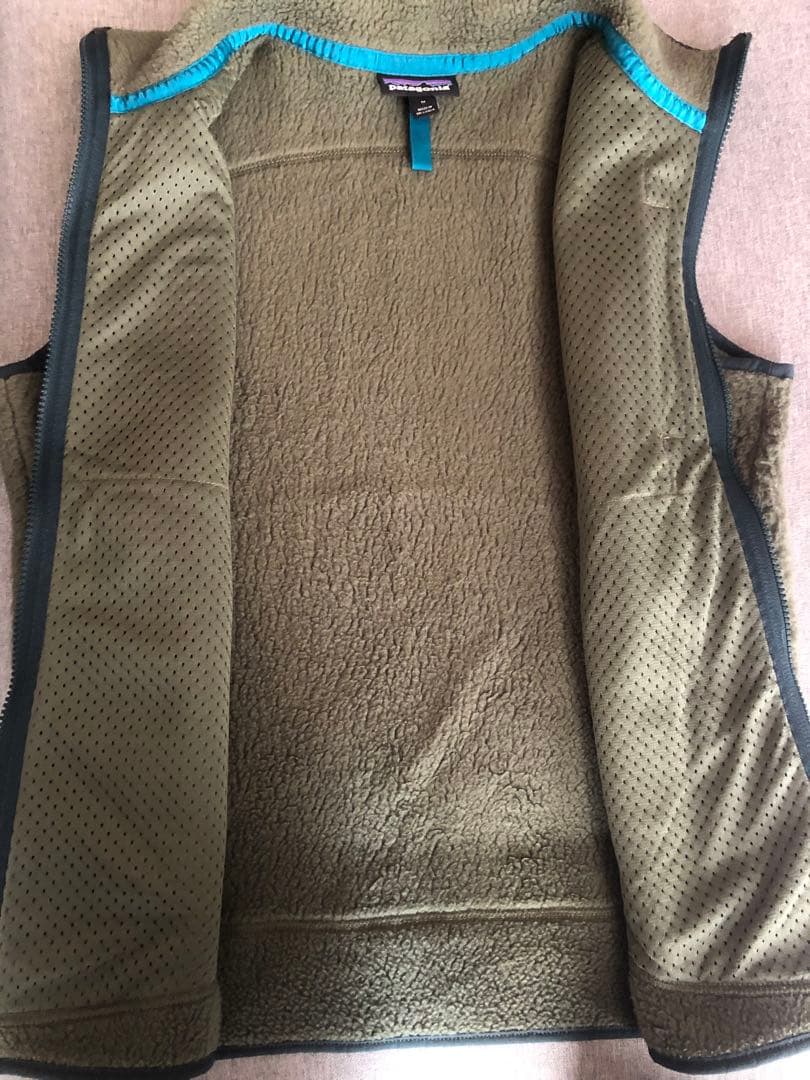 Patagonia レトロパイル　フリースベスト　カーキ