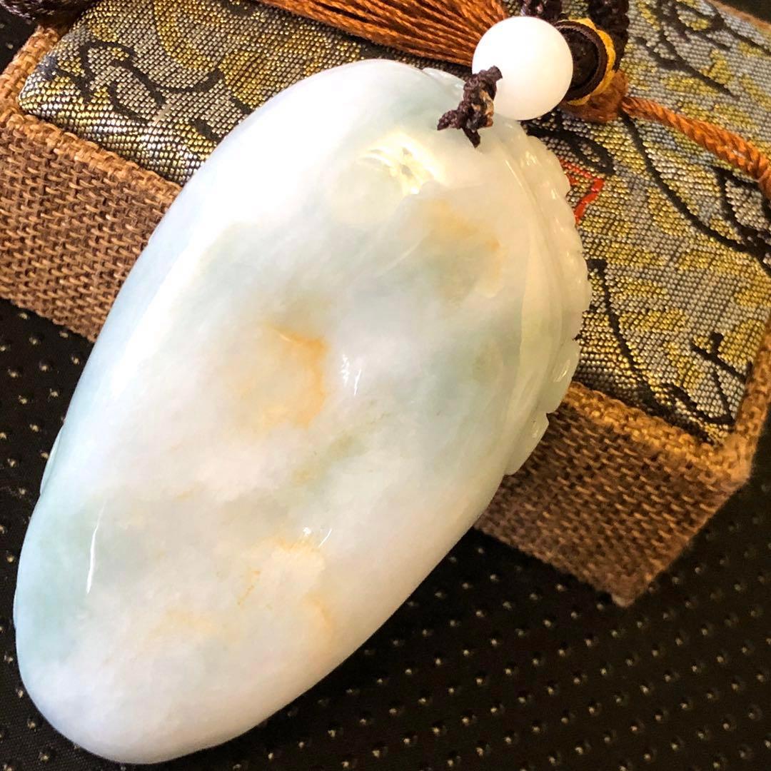 中国翡翠の手玩玉 高級品 (化粧箱付き)❣️