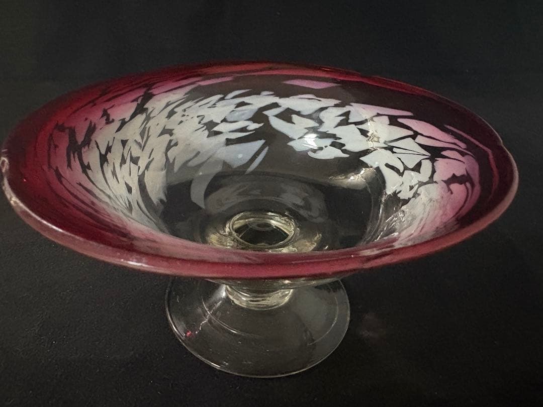 大正ガラス　和ガラス　ウランガラス 桃色乳白雪模様透かし