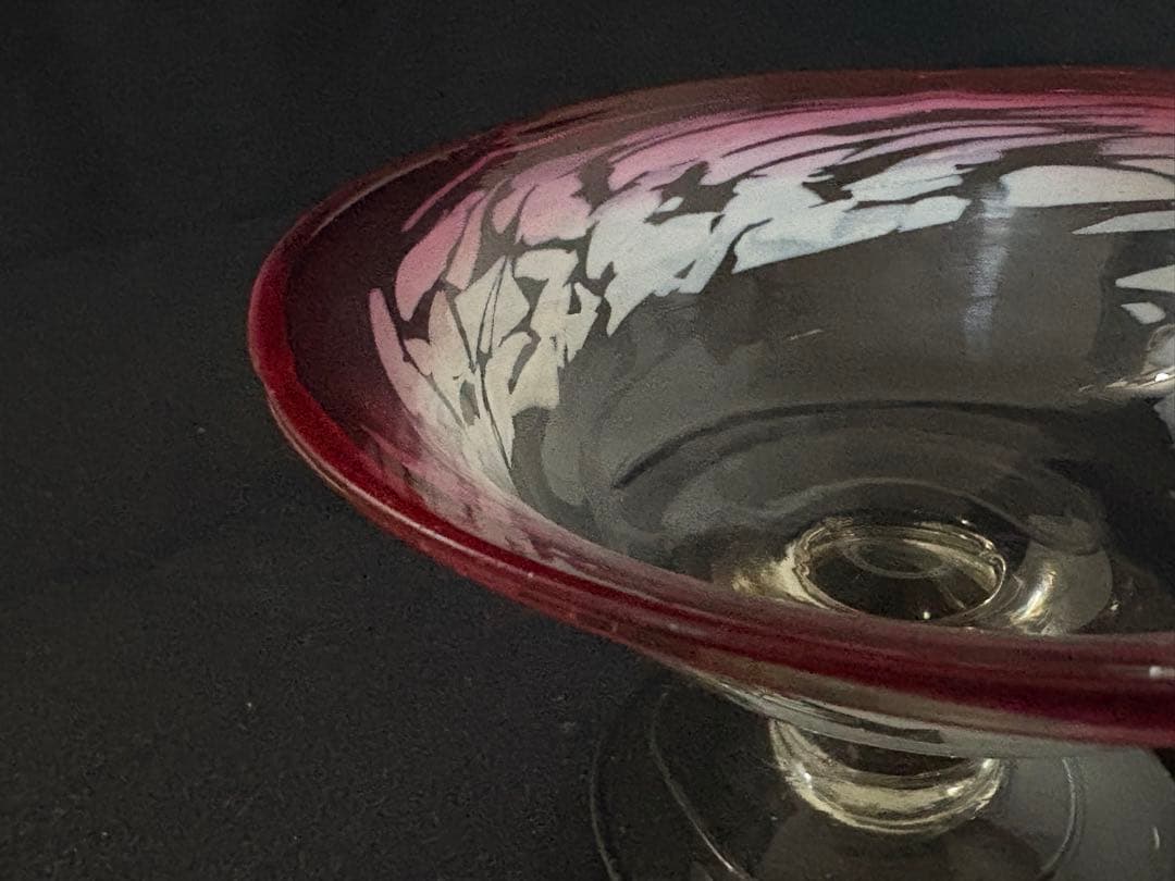 大正ガラス　和ガラス　ウランガラス 桃色乳白雪模様透かし