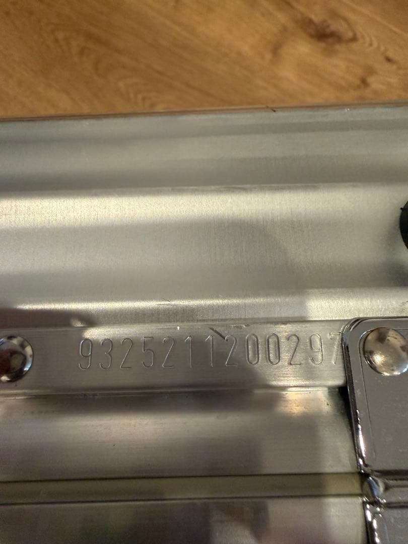 【廃盤品】RIMOWA TOPAS 32L 4輪 機内持込可 932.52.11