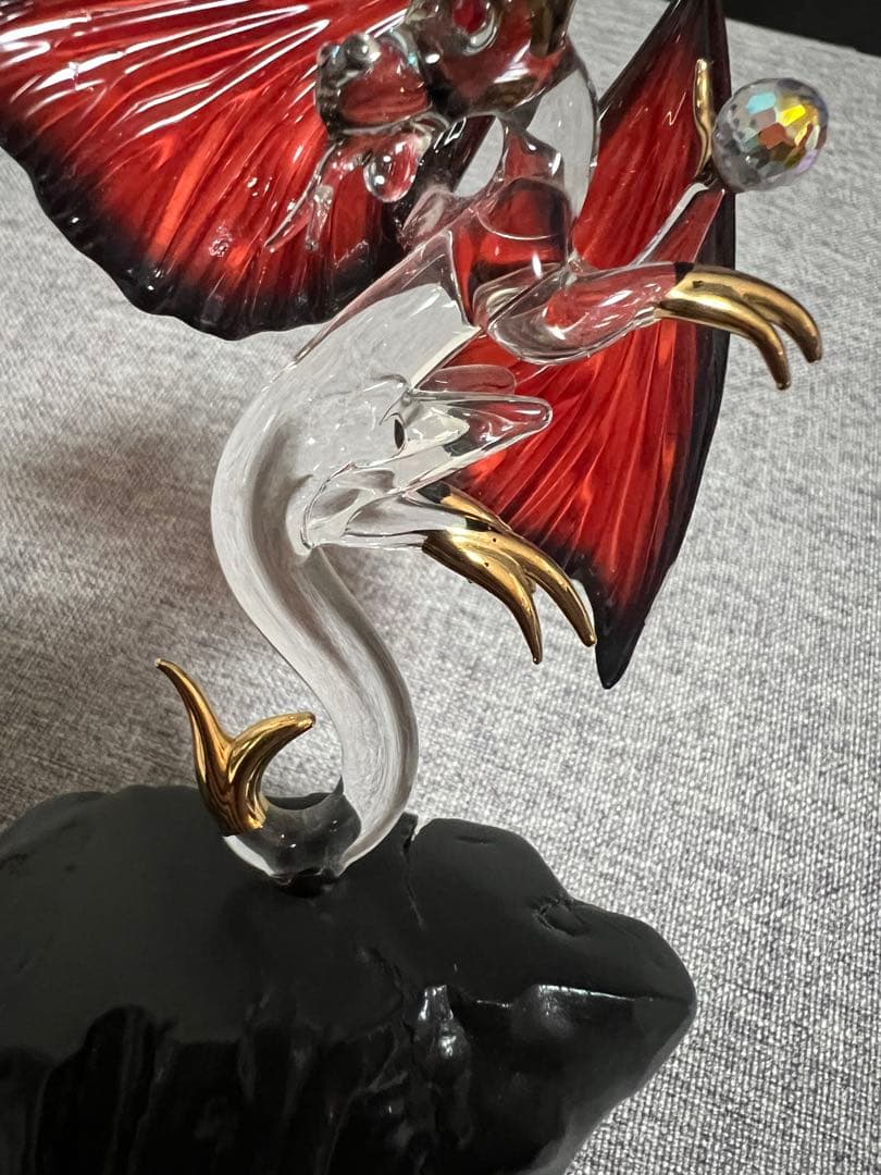 ディズニーランド　ガラス細工　シンデレラ城　ドラゴン