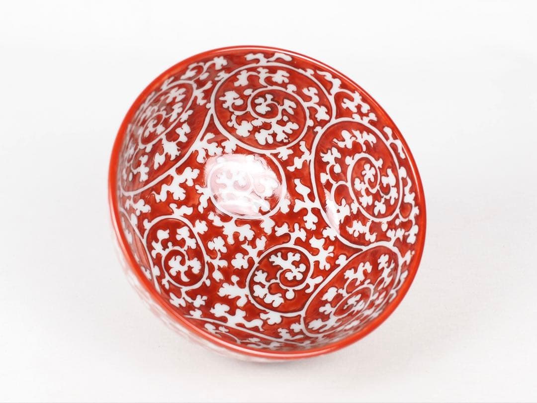 源右衛門窯 赤絵唐草濃 茶碗 有田焼 (付属品：共箱、栞)