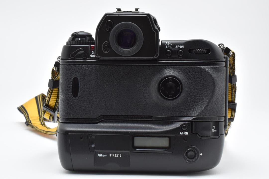 ニコン　Nikon F5 AF Nikkor 24-120m F3.5-5.6