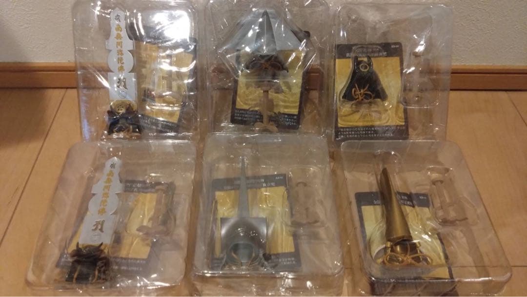 【値下げ中】戦国武将 当世変り兜 ミニチュア 兜 置物 コレクション