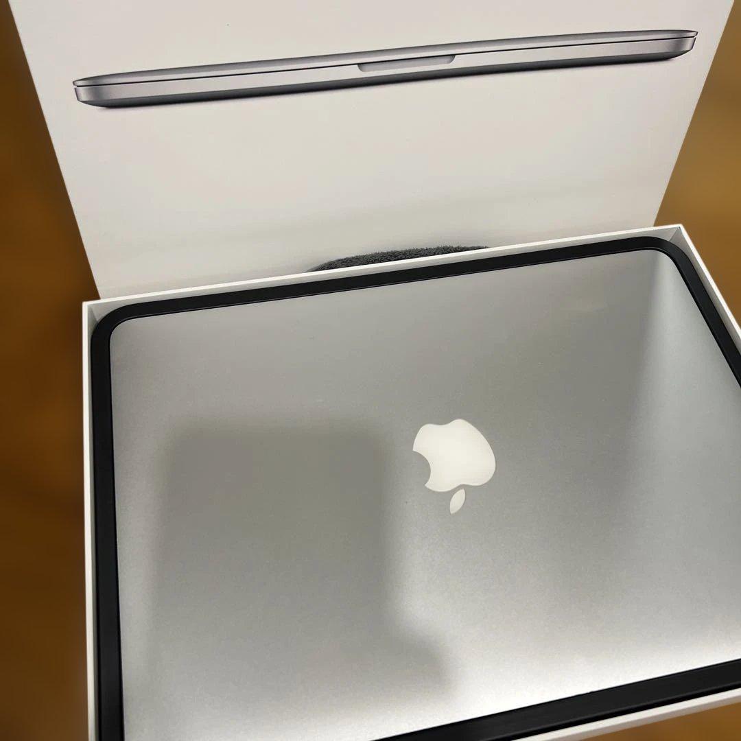 MacBook Pro 13 2015 8GB/256GB 箱・充電器