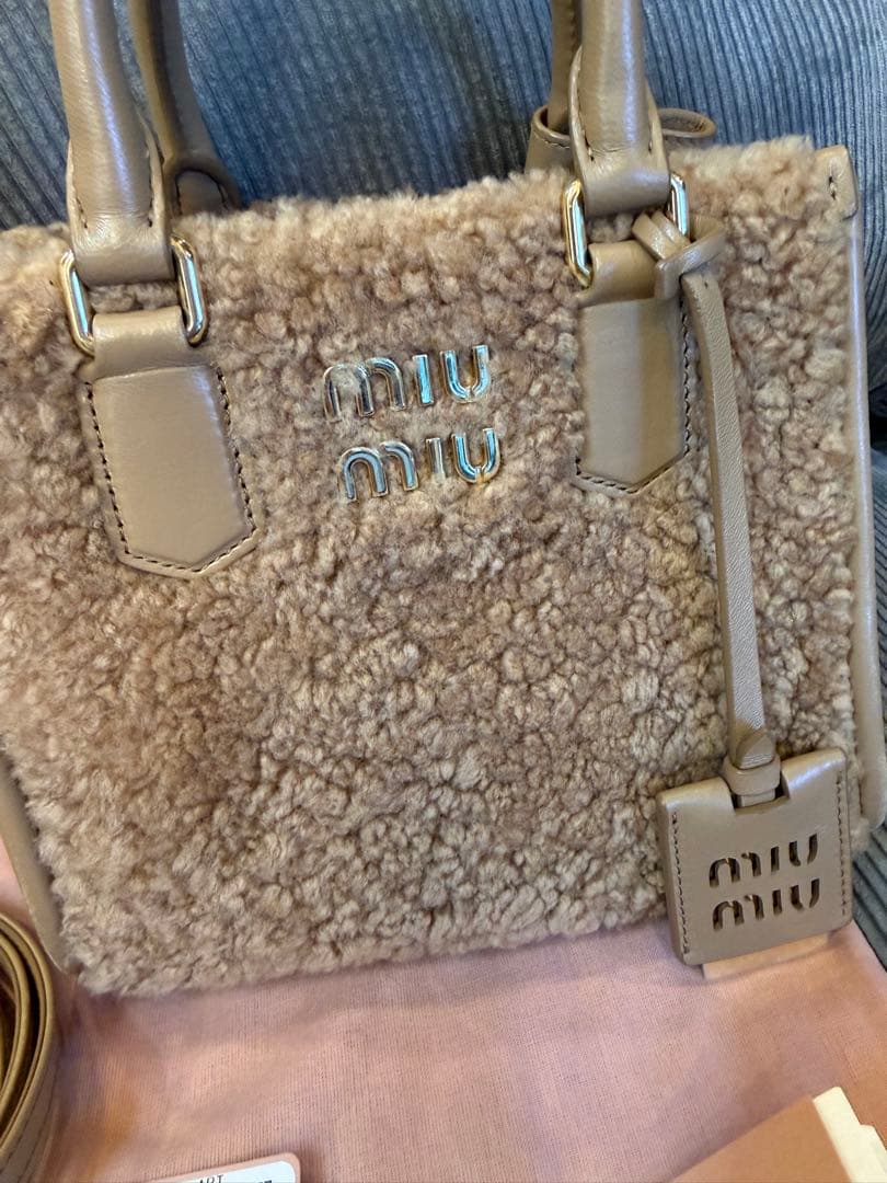 miu miu ハンドバッグ ミュウミュウ シープファー　ファー
