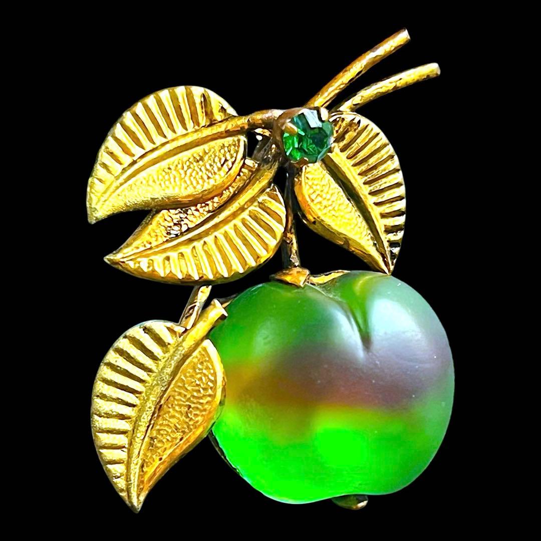 刻印有☆Austria☆オーストリアフロスト☆禁断の果実アップルデザインブローチ