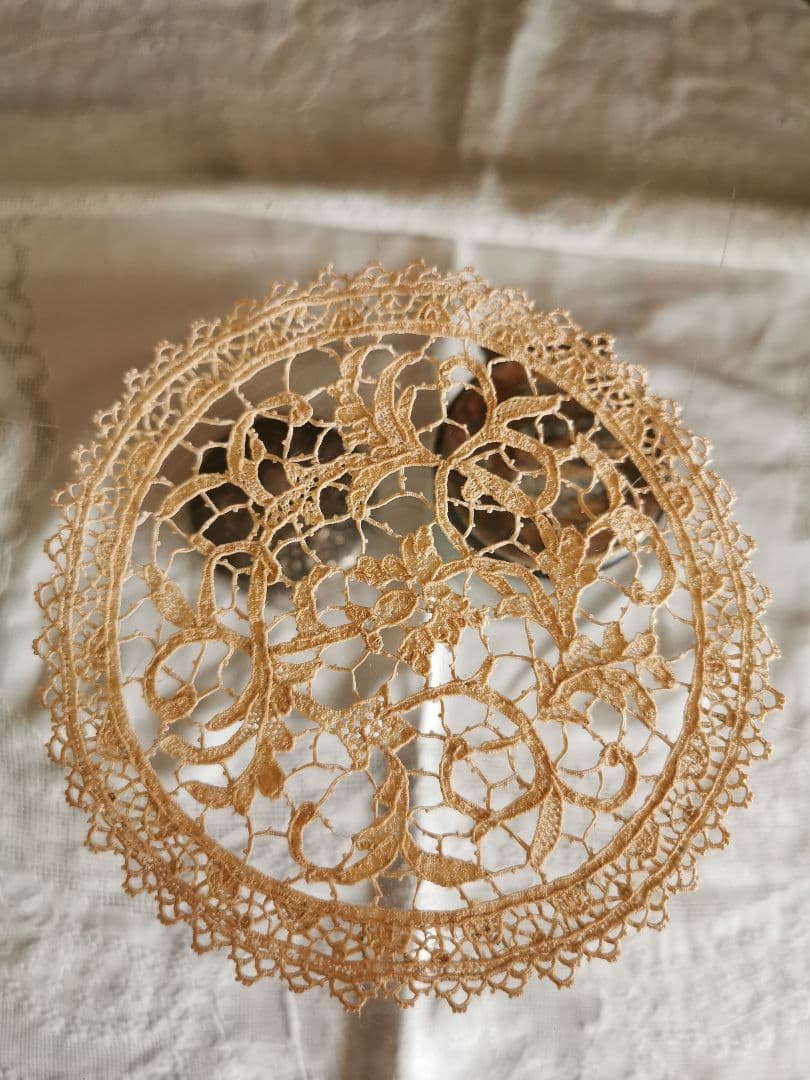 アンティーク イタリア ヴェニス ブラーノレース セピア パチネ 草花紋ドイリー