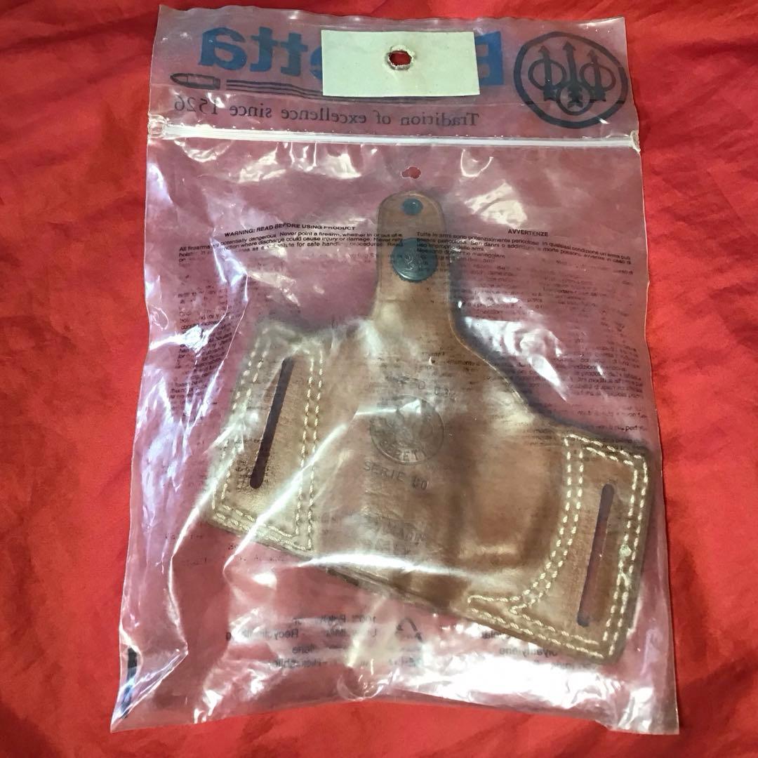 ベレッタ製　実物純正レザーヒップホルスター M92用　右用　新品