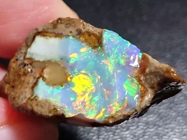 エチオピア　希少チョーク　天然オパール 原石 多色　鉱石　標本　プレシャス