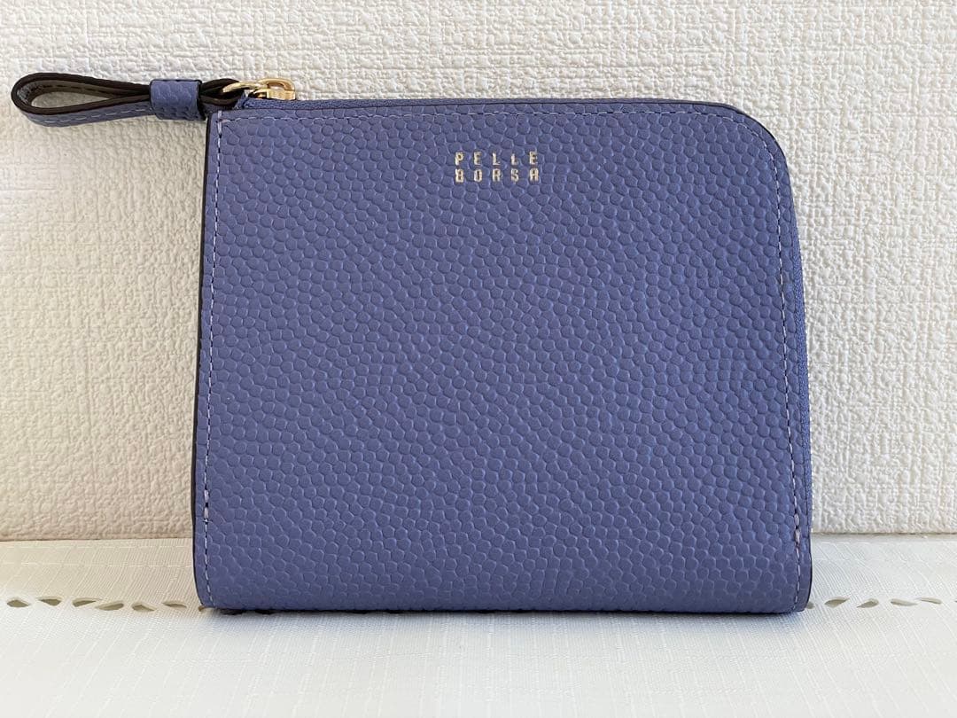 ペレボルサ　二つ折り財布