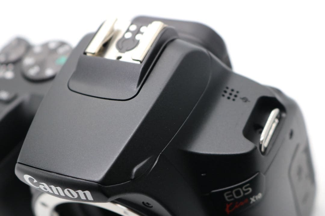 ボディ新品級 【Canon EOS Kiss X10 ダブルレンズセット】