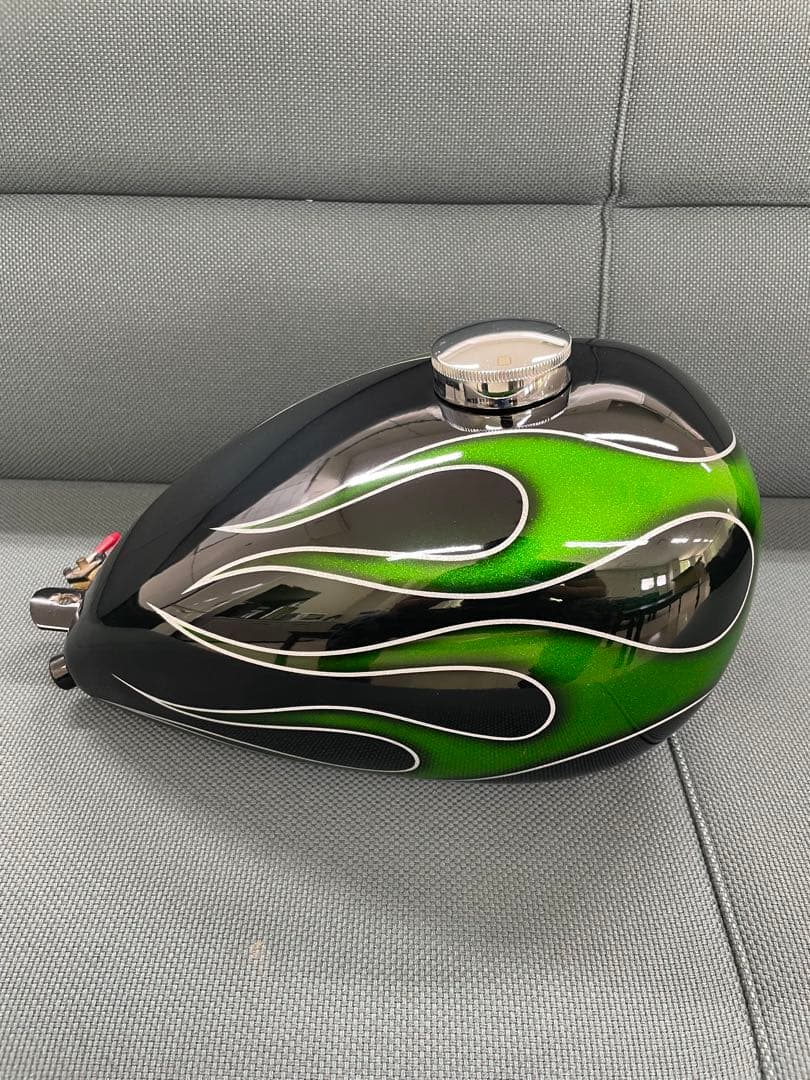 ピーナッツタンク　ハーレー　タンク　ガソリンタンク　バイクタンク