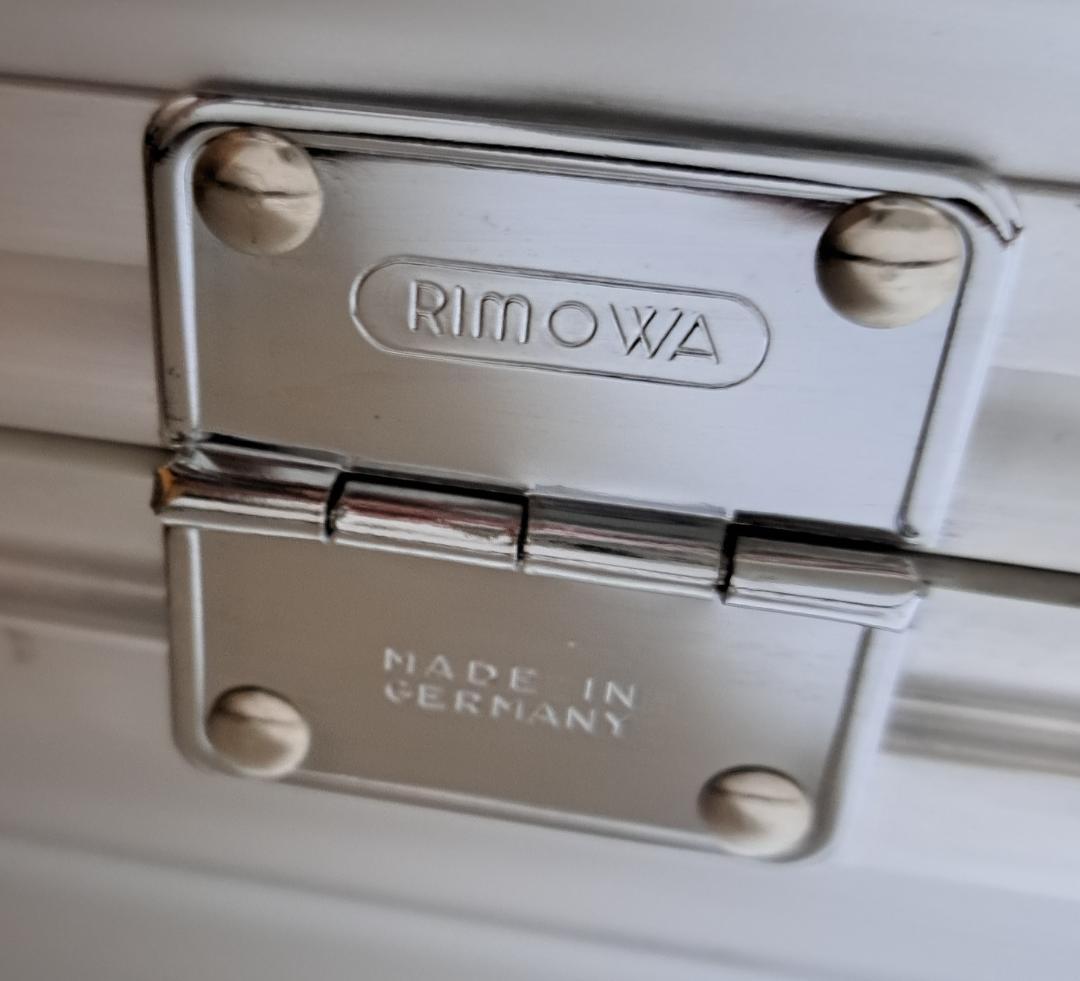 リモア　スーツケース　トパーズ シルバー　82L　4輪マルチホイール