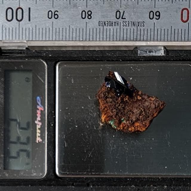 2.35g　アズライト　鉱物標本　母岩付き