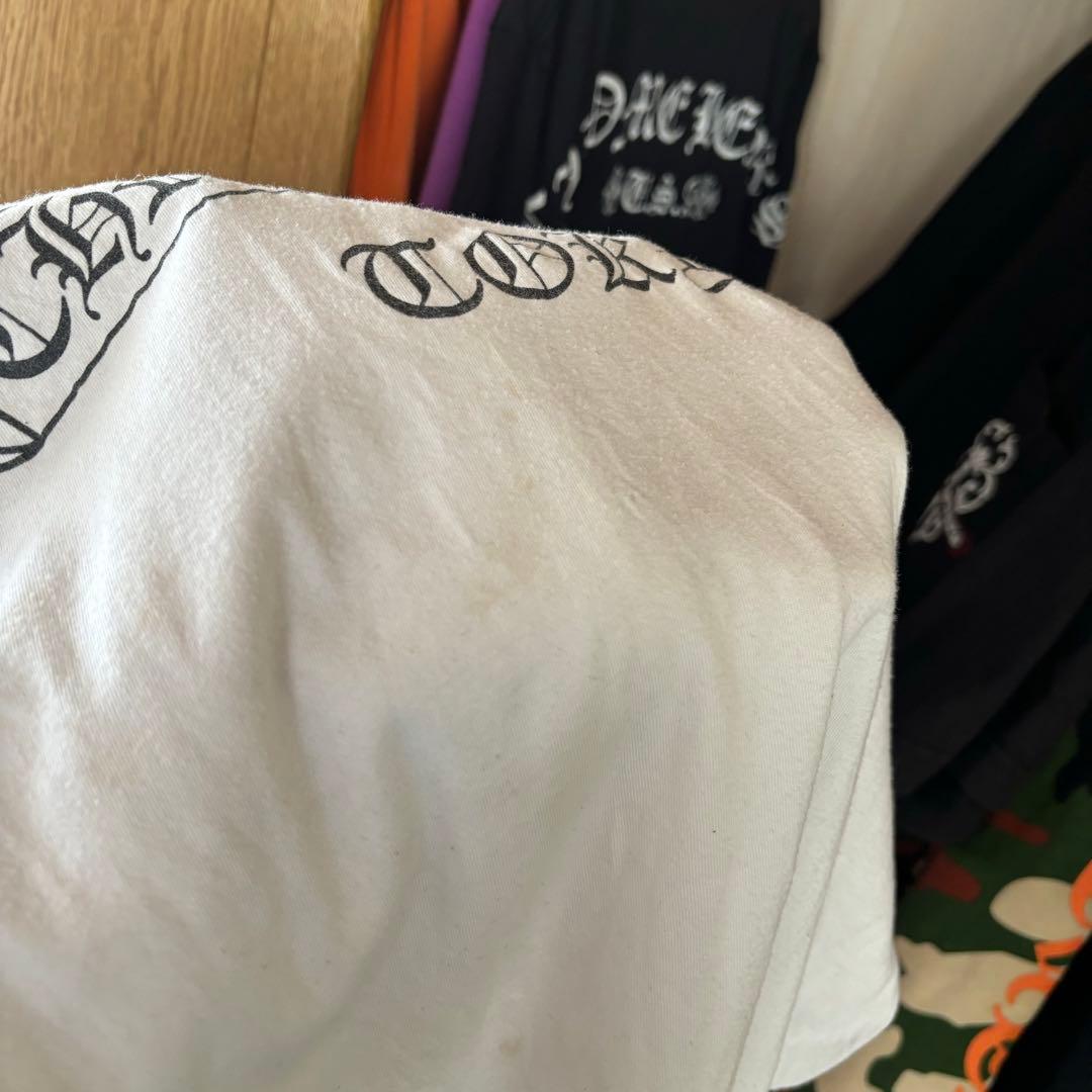 CHROME HEARTS スクロールラベルロゴ　ホワイト Tシャツ