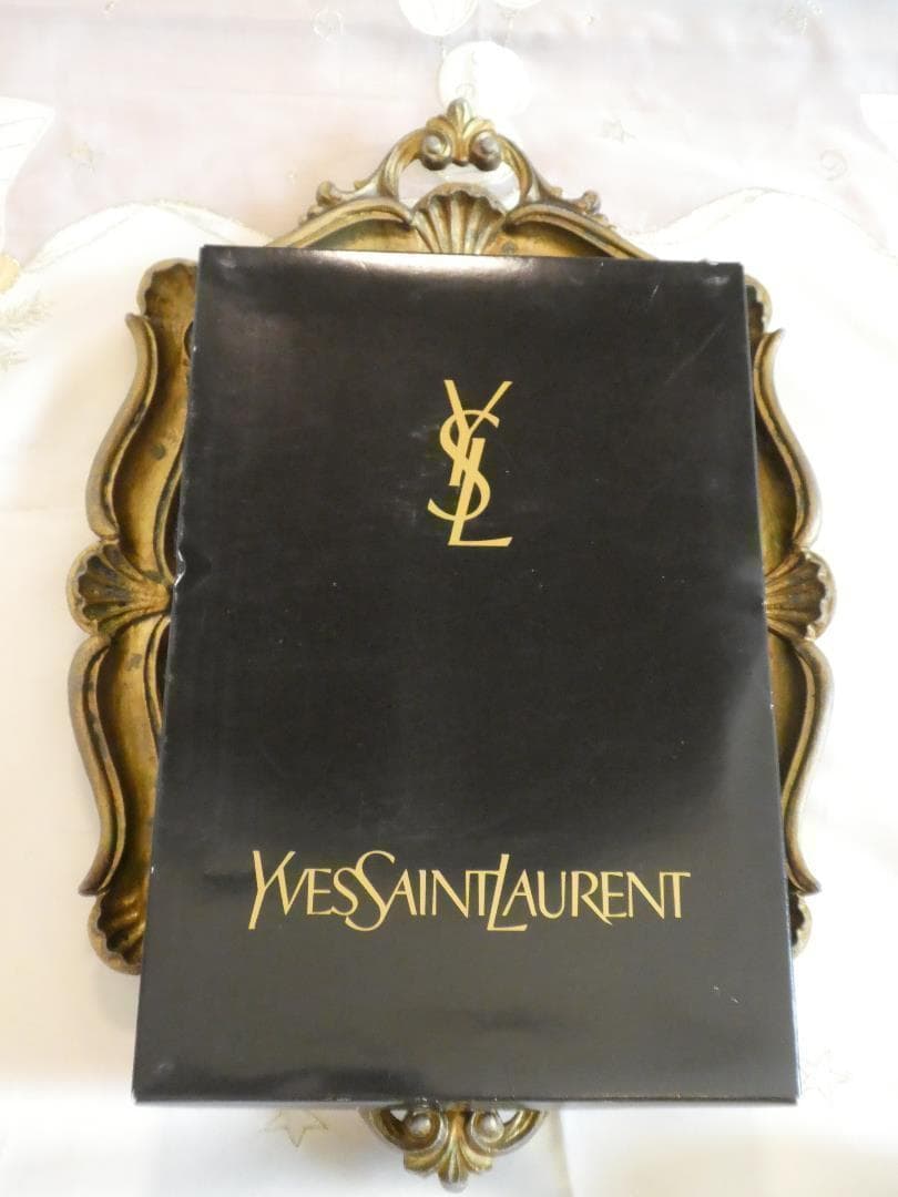 メルカリ便♡イヴサンローラン♡レトロ　フェイスタオル　ロゴ