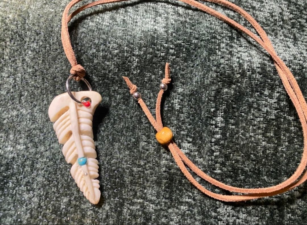 蝦夷鹿　ツノネックレス　羽