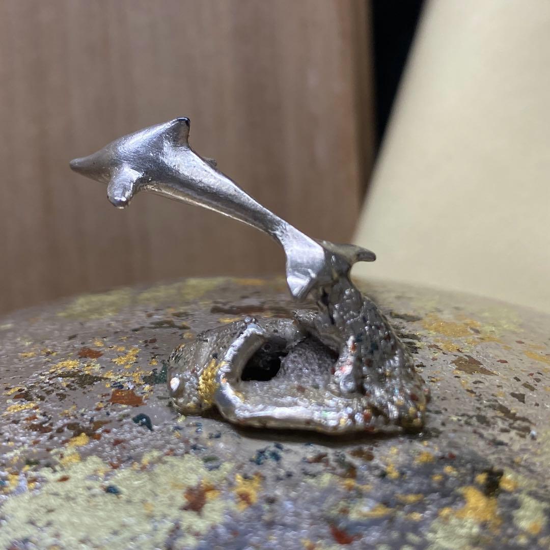 純銀刻印　宮田亮平　南鐐金彩イルカ小箱　共箱　293g/口径8.5㎝