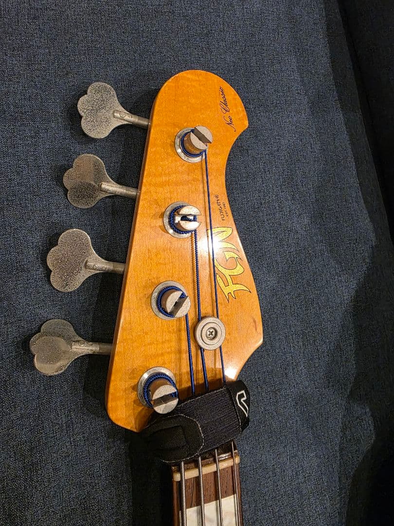 フジゲン　ジャズベース　neo classic aged トラ杢ネック