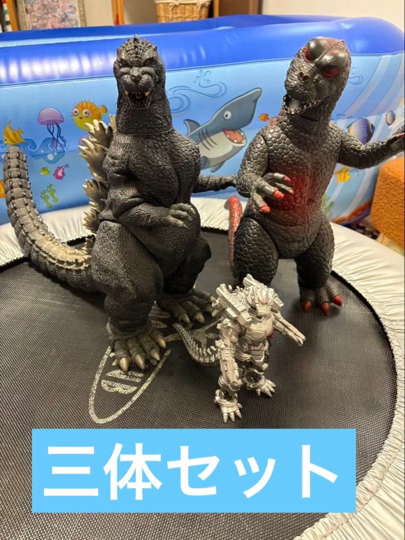 バンダイ ゴジラ３体　フィギュア 1991年製 1986年製　大型
