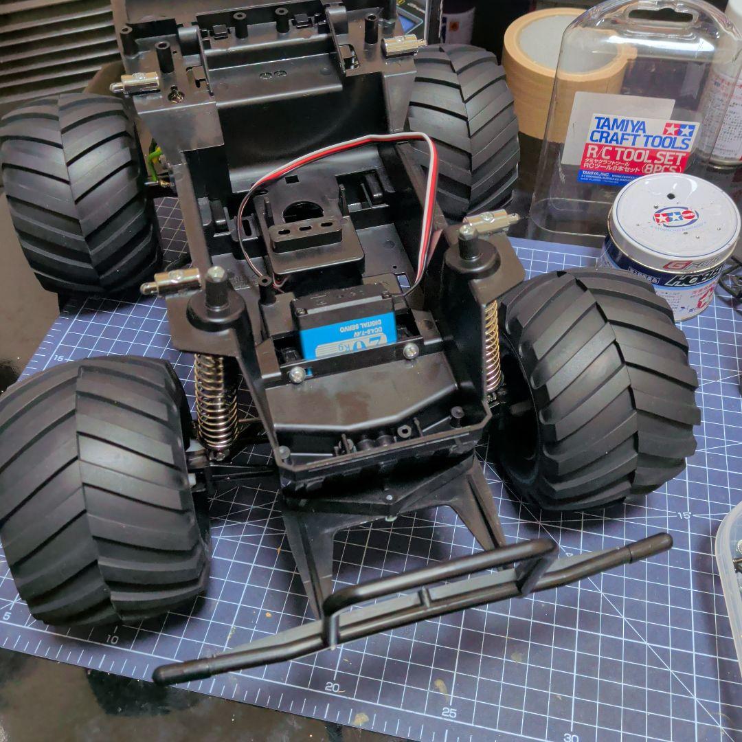 タミヤ ランチボックス ブラックエディション フルベア、サーボ、LED付き