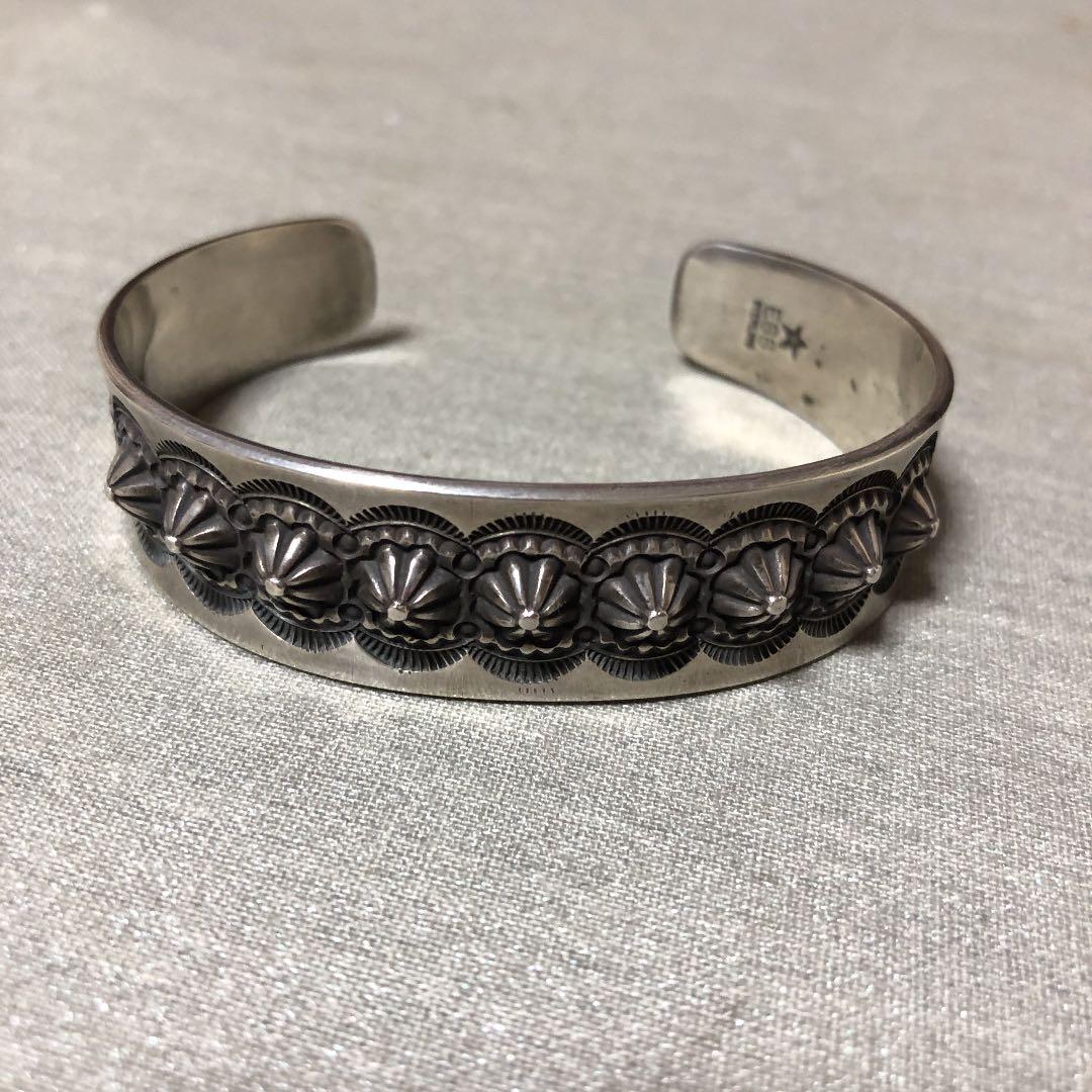 エディソン・サンディ・スミス バングル