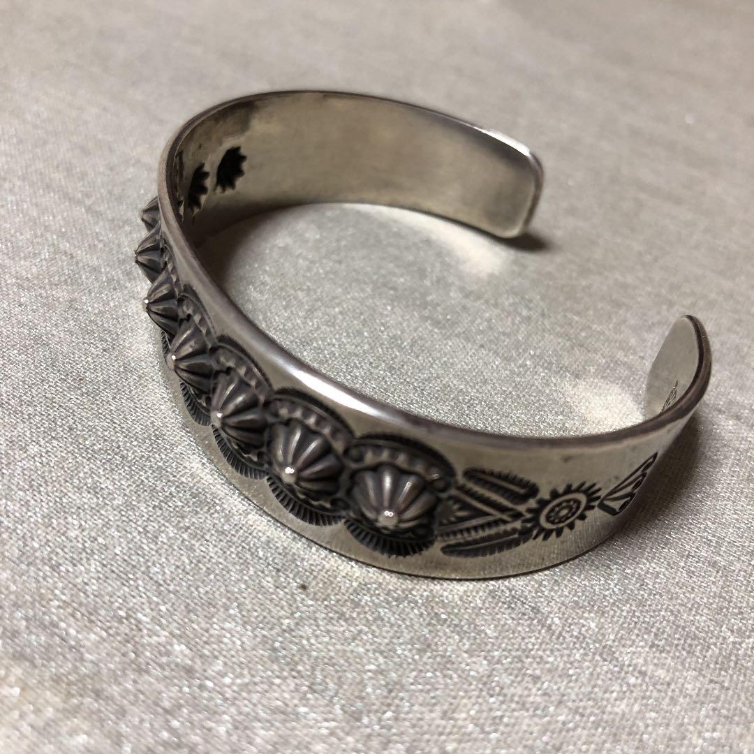 エディソン・サンディ・スミス バングル