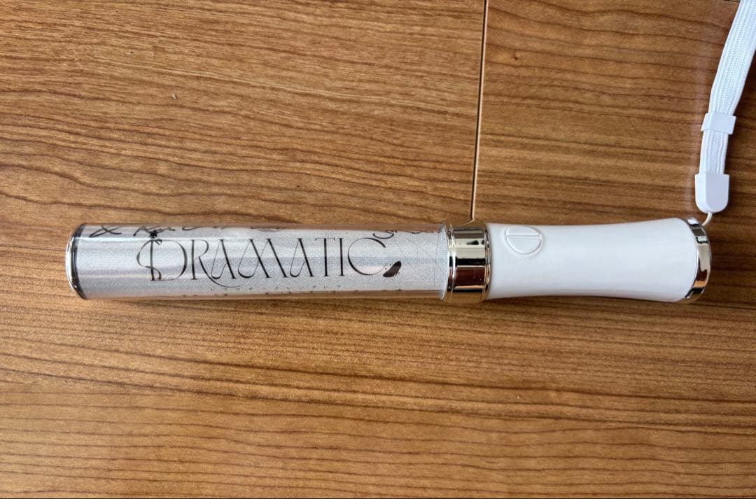 ドマレコ　メンバーサイン付きペンライト