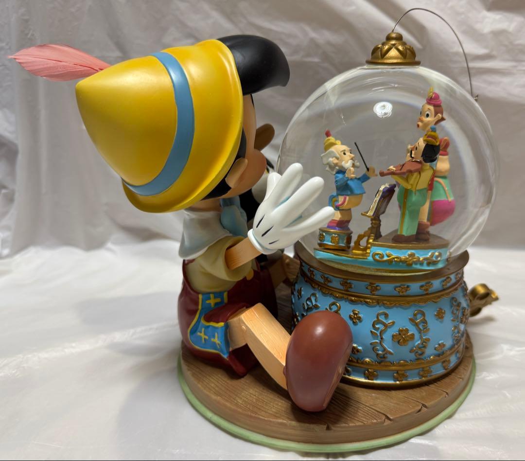 ディズニーストア ピノキオ オルゴール付きスノーグローブ