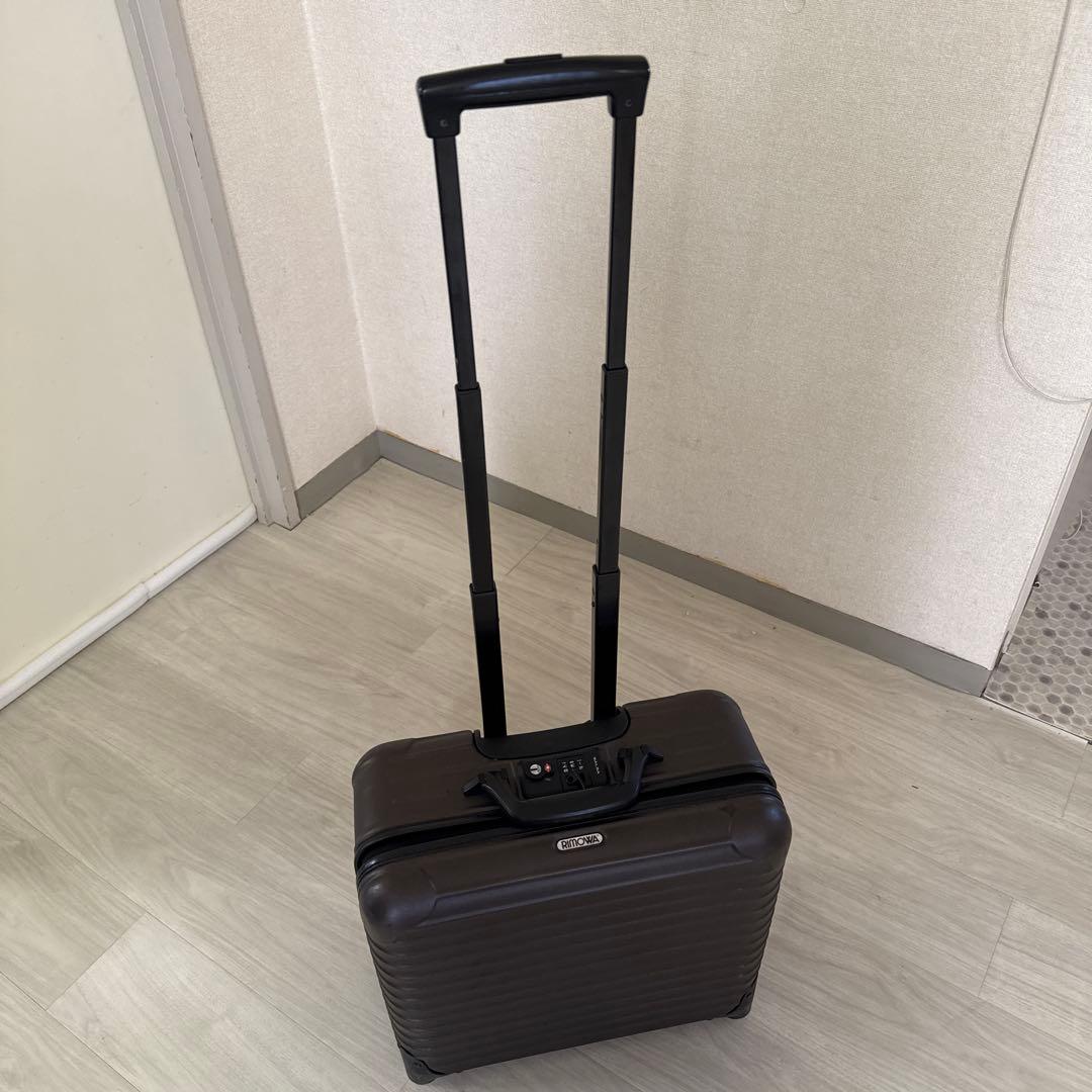 安心のリモワ！マットブロンズのビジネストローリー 機内持込25L rimowa