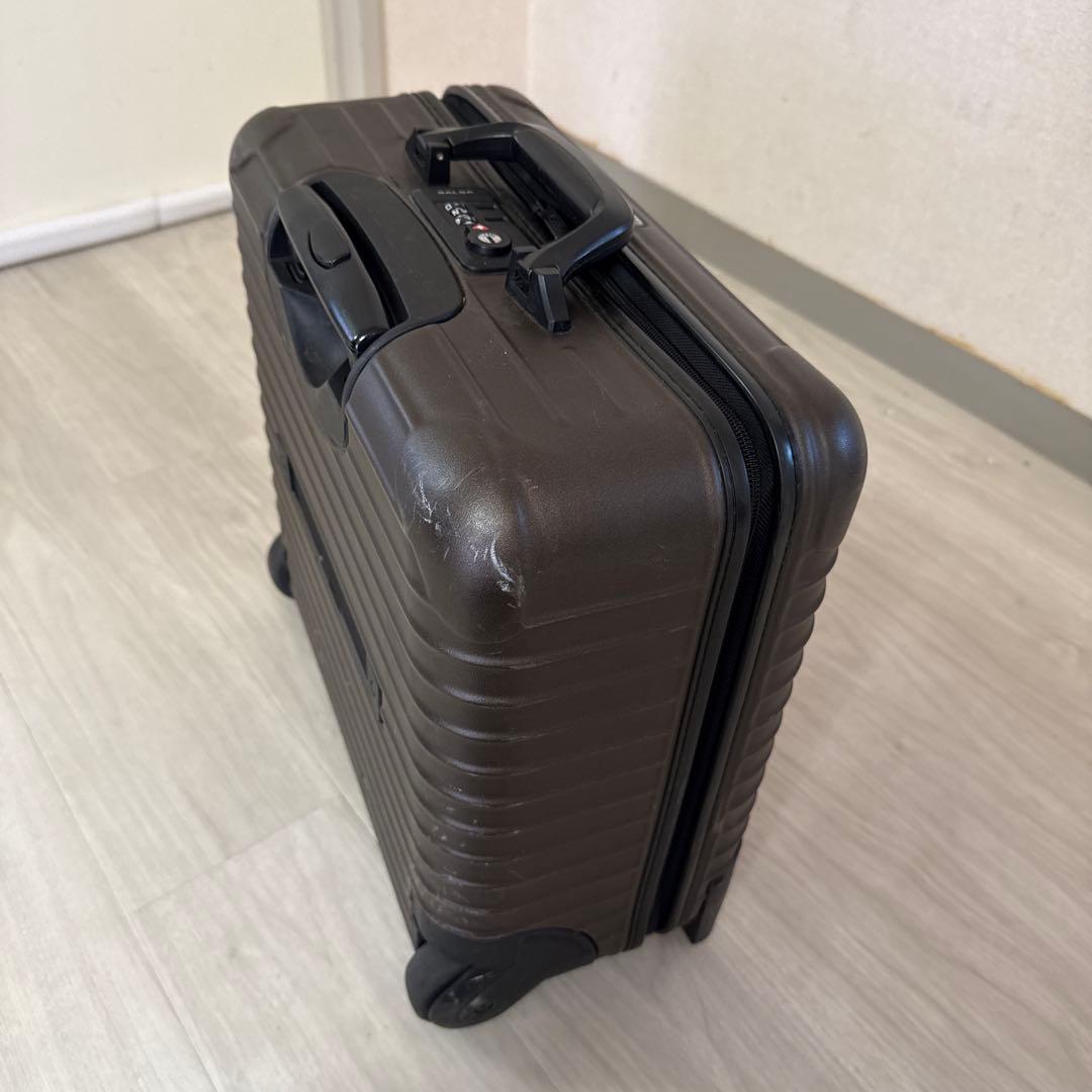 安心のリモワ！マットブロンズのビジネストローリー 機内持込25L rimowa