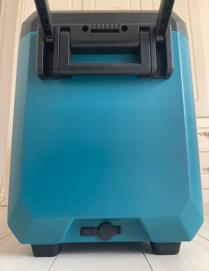 マキタ 充電式保冷温庫 18V/40Vmax CW004GZ青